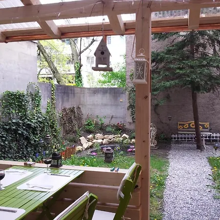 Bed & Breakfast 3 Basel